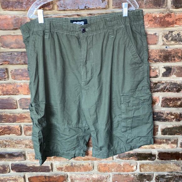 CSG Army Green Flat Front Cargo Chino Shorts Men's Size 40 - Picture 1 of 4